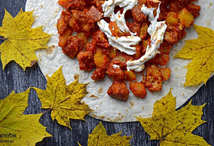 Tortilla z kurczakiem i papryką